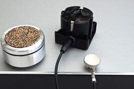 bFly-audio Absorber Basis PowerBase Details Erdung